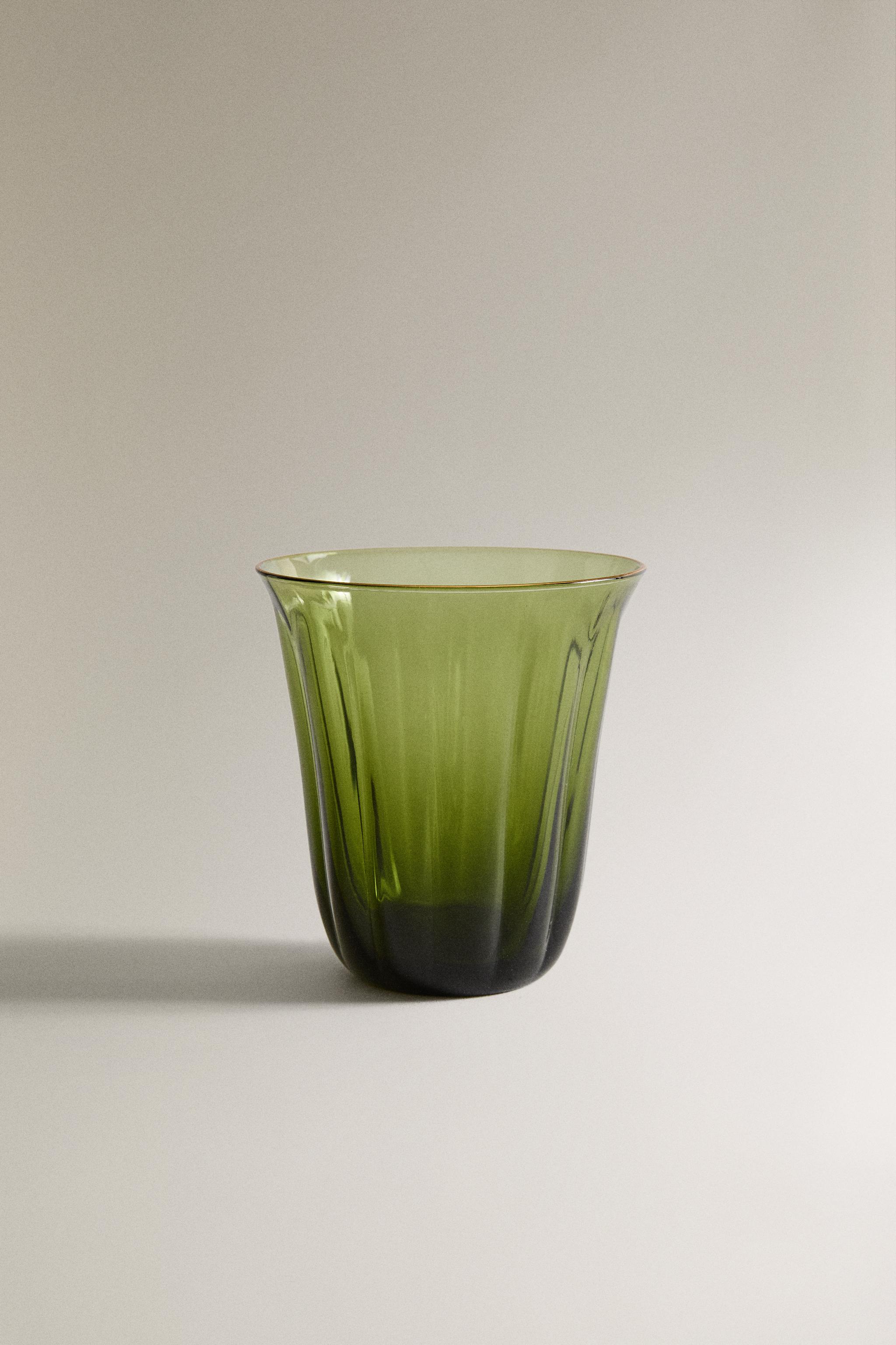 CHRISTMAS GLASS TUMBLER WITH A RAISED DESIGN